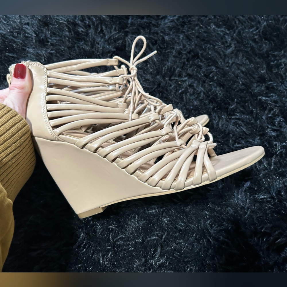Express Open Toe Wedge - Picture 5 of 13